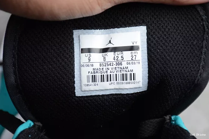 3504 Jordan Air South Minimalist Mid 272 1 852542- Beach 0825